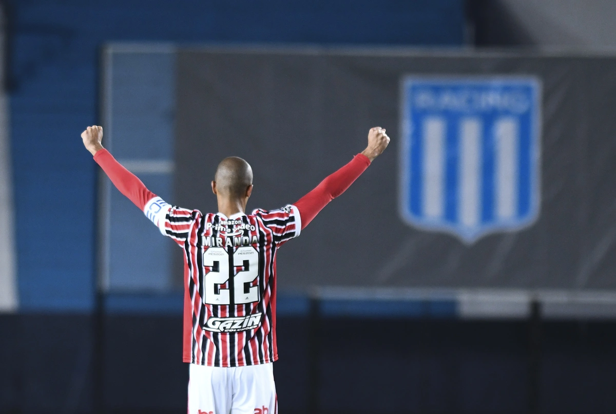 Miranda, ex-zagueiro do São Paulo