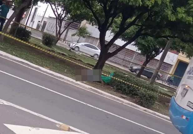 Morador de rua é encontrado morto em praça na zona leste de Teresina