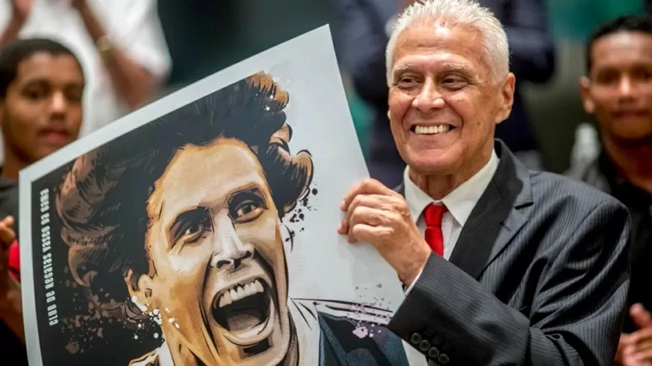 Morre o ex-jogador do Vasco Roberto Dinamite aos 68 anos