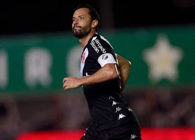 Nenê se torna o jogador mais velho a marcar com a camisa do Vasco