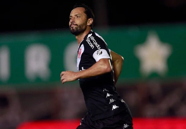 Nenê se torna o jogador mais velho a marcar com a camisa do Vasco