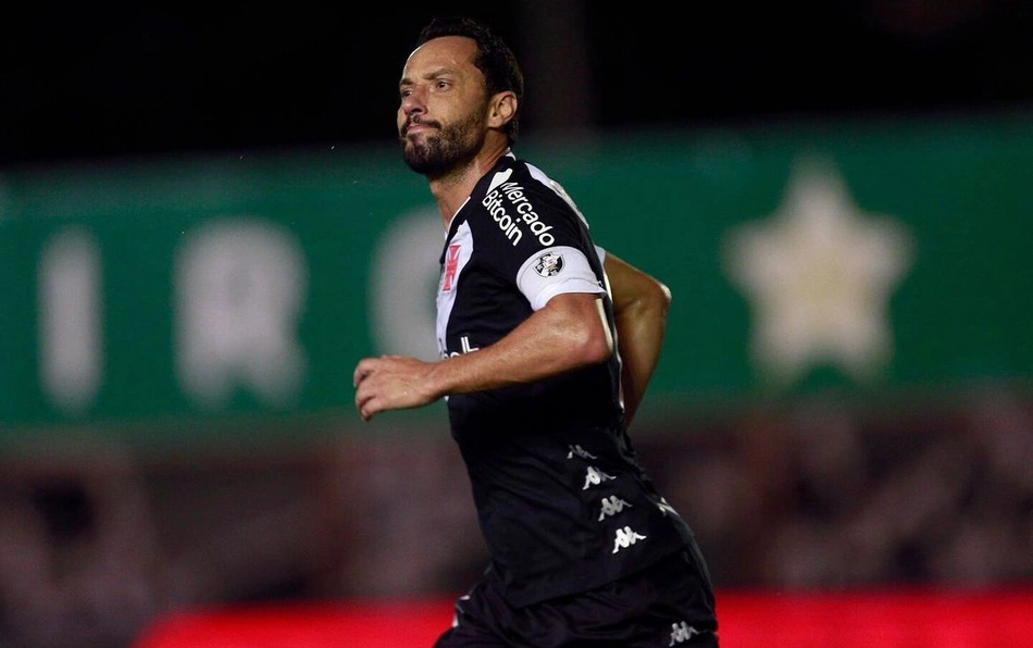 Nenê se torna o jogador mais velho a marcar com a camisa do Vasco