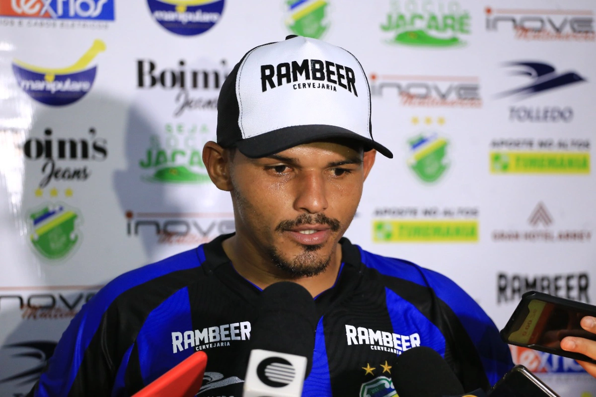Netinho, volante do Altos