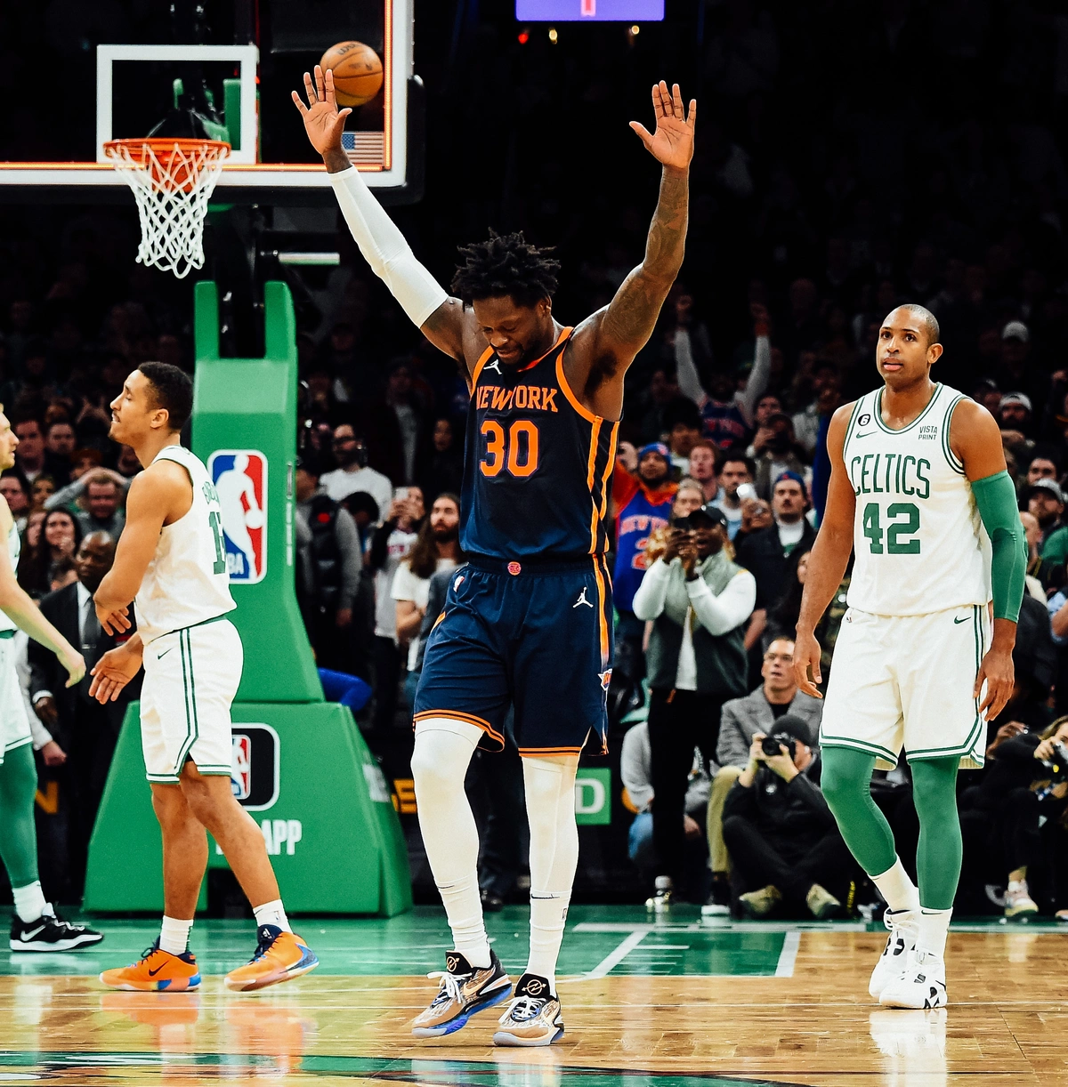 New York Knicks derrota Boston Celtics na prorrogação