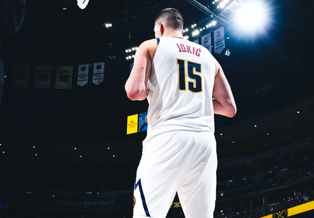 Nikola Jokic marcou mais um triplo-duplo e guiou o Nuggets para a vitória