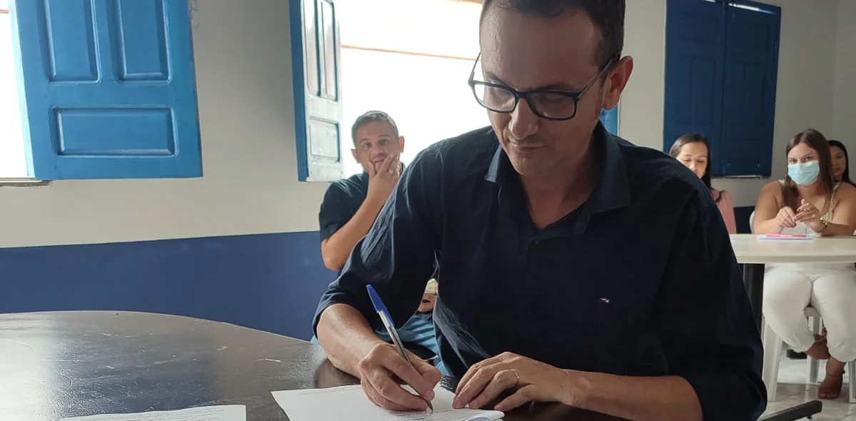 Nove servidores assinaram termo de posse