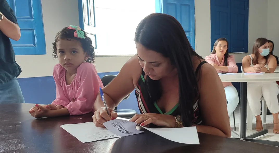 Novos servidores efetivos tomaram posse na área da Educação e da Saúde