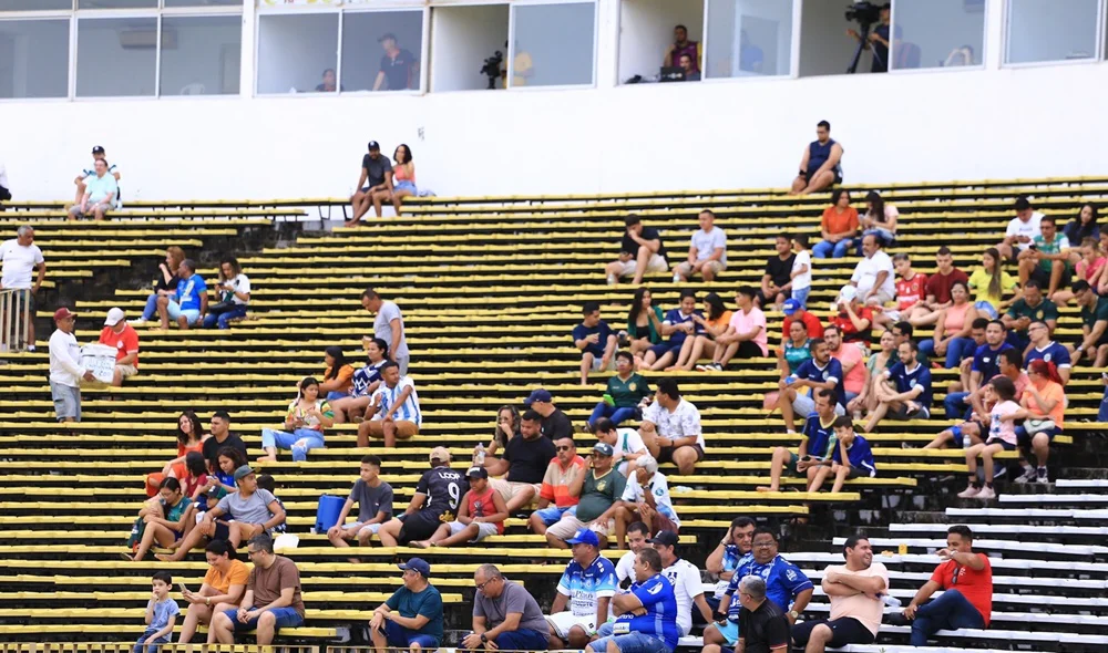 O jogo aconteceu no Estádio Albertão