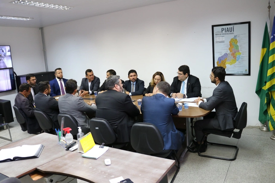 OAB - PI em reunião com secretário de Justiça