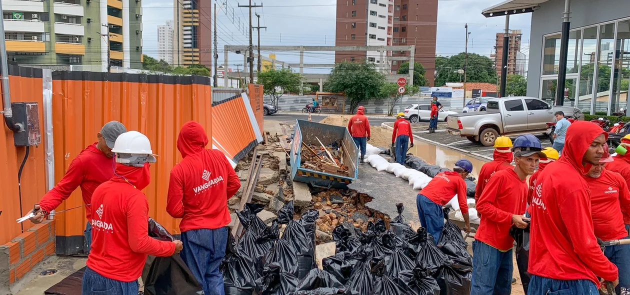 Obra na zona leste cede e atinge condomínio de luxo