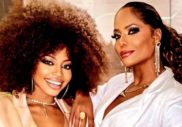 Olívia Nobre e Adriana Bombom