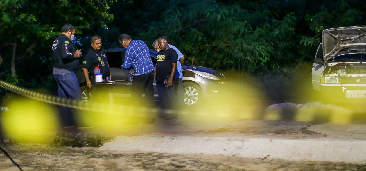 Polícia civil fazendo os procedimentos