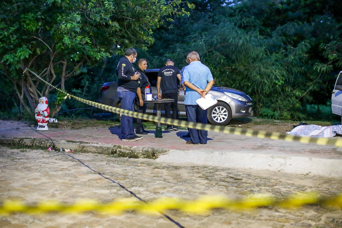 Polícia civil isolou a área