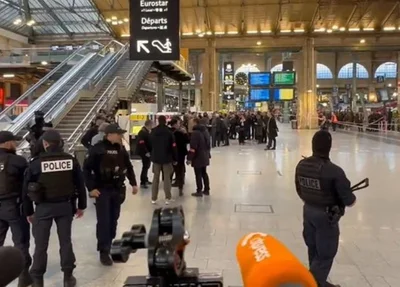 Polícia francesa na estação Gare du Nord