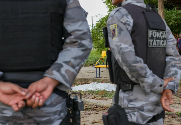 Policiais militares durante diligência na zona sudeste de Teresina