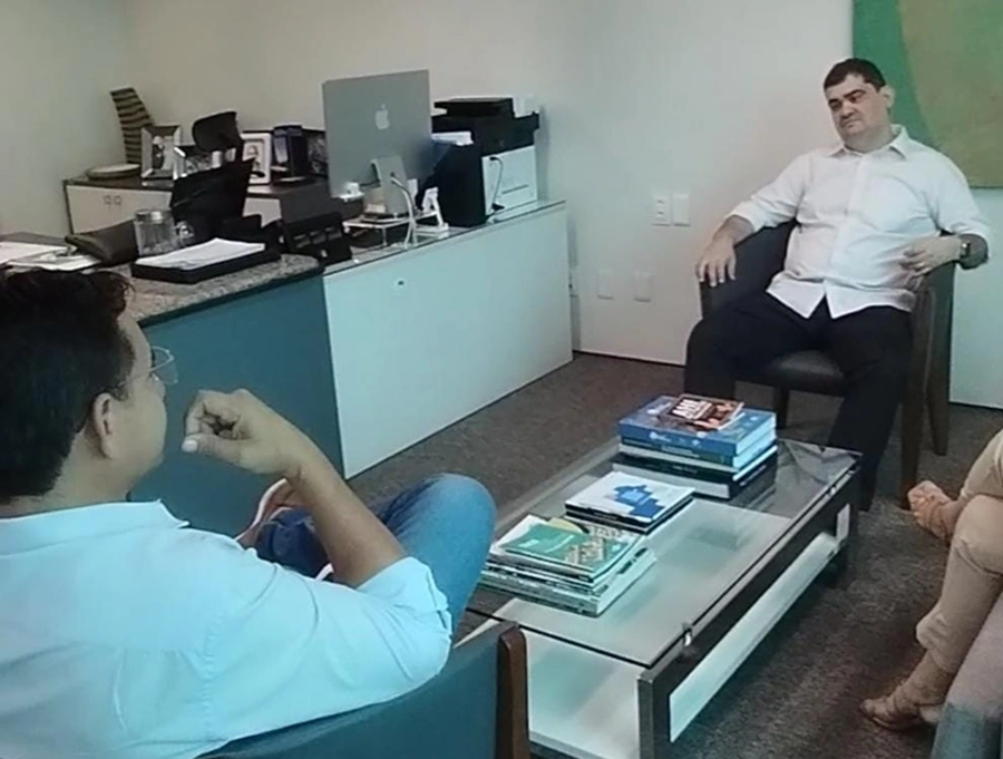 Prefeito Hilton Gomes em reunião com Sebrae Piauí