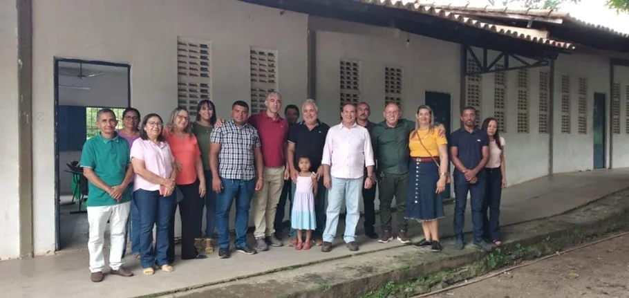 Prefeito Osvaldo Bonfim, vereadores e secretários visitam obra no povoado Lagoa Nova