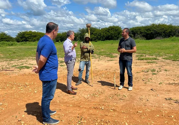 Prefeitura de Curimatá faz mapeamento do terreno de aeródromo