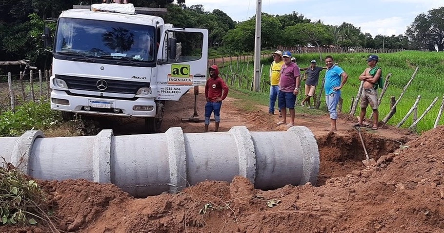 Prefeitura de Nazária executou a instalação do bueiro na estrada da comunidade Pilões