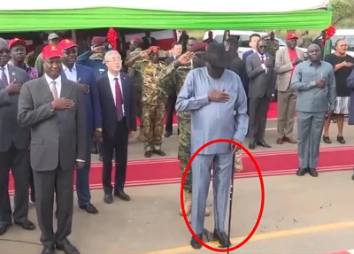 Presidente do Sudão urina nas calças