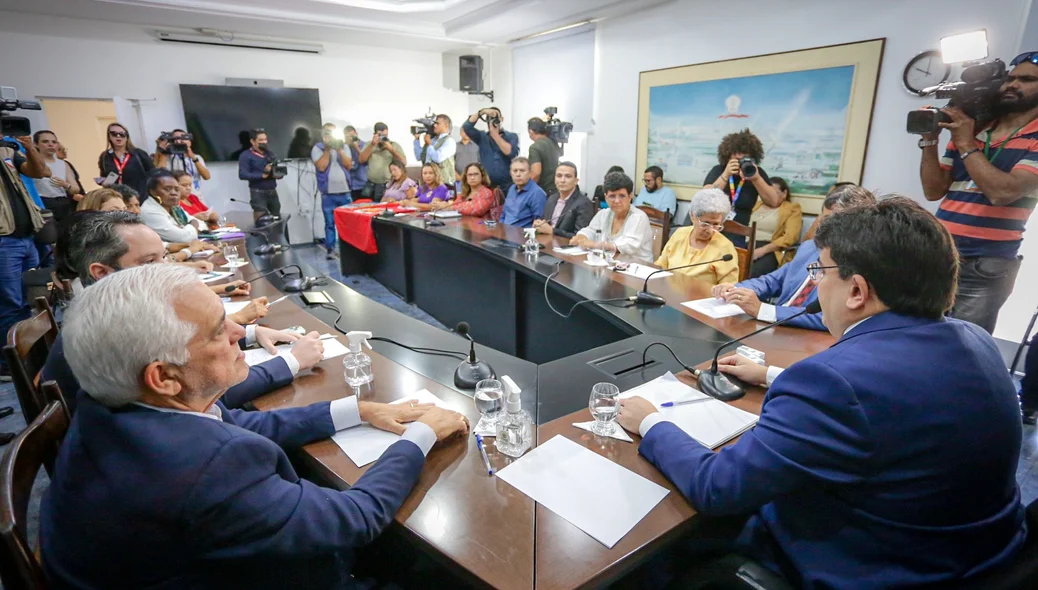 Reunião entre autoridades e o ministro Wellington Dias