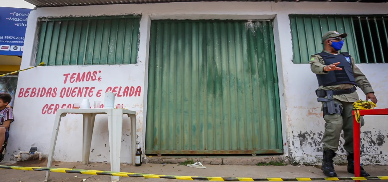 Sandália da vítima ficou para trás quando ela corria para tentar escapar do atirador