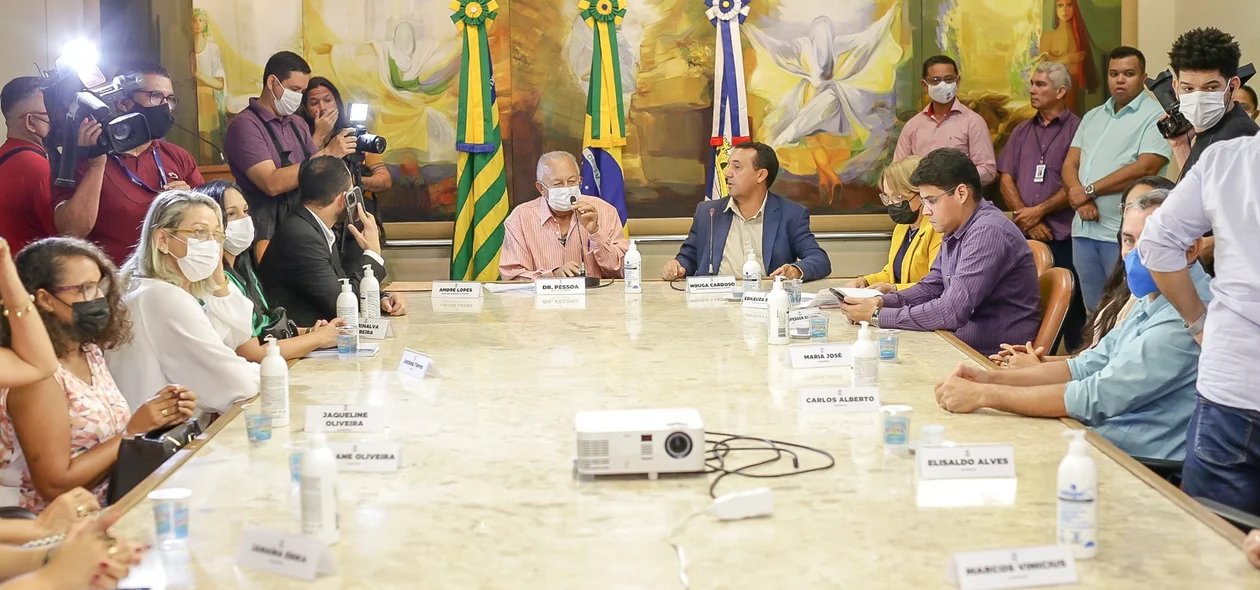 Solenidade aconteceu no Palácio da Cidade