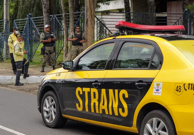 Strans esteve presente no local das manifestações