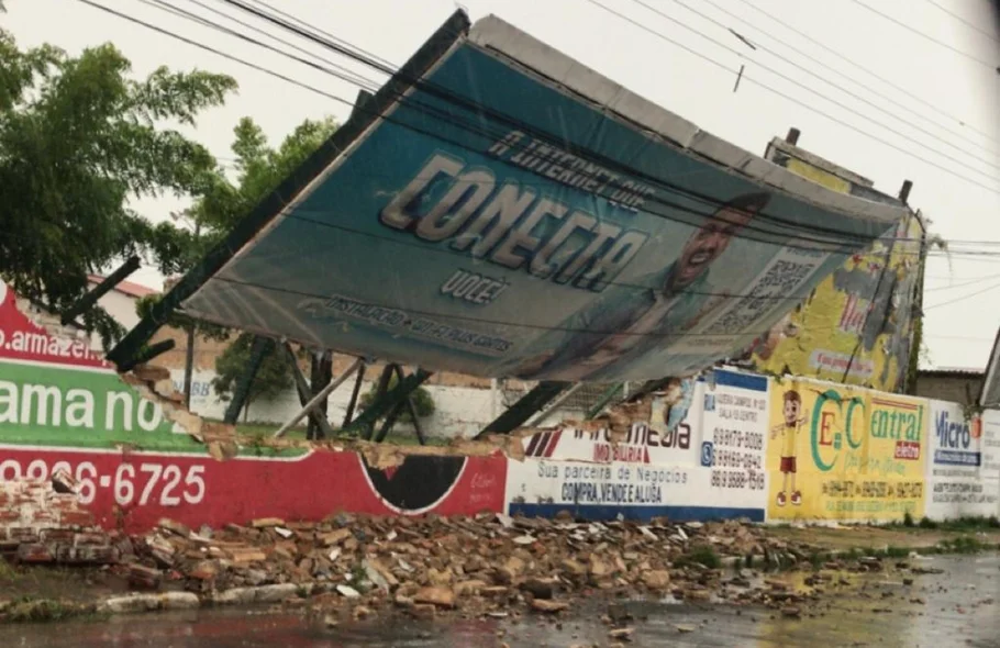 Temporal muros no município