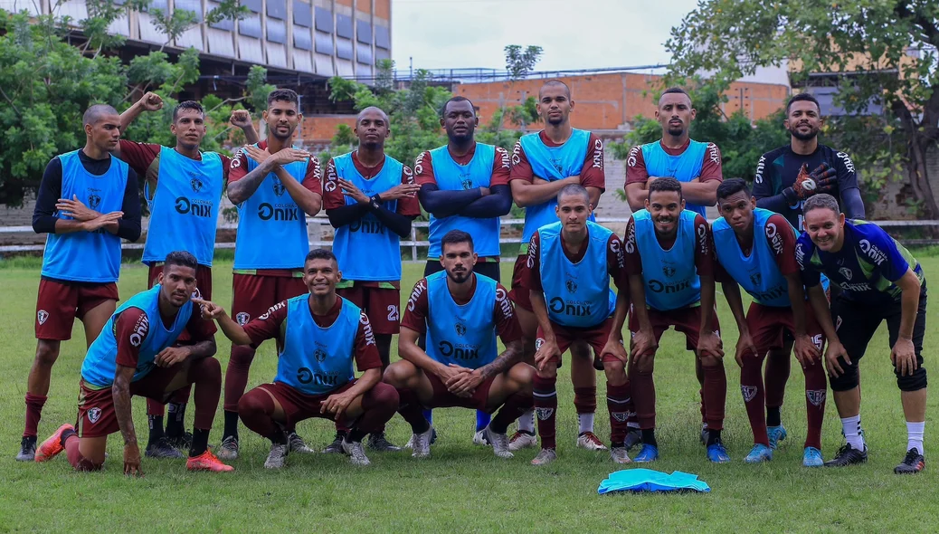 Time azul ganhou o rachão por 3 a 2
