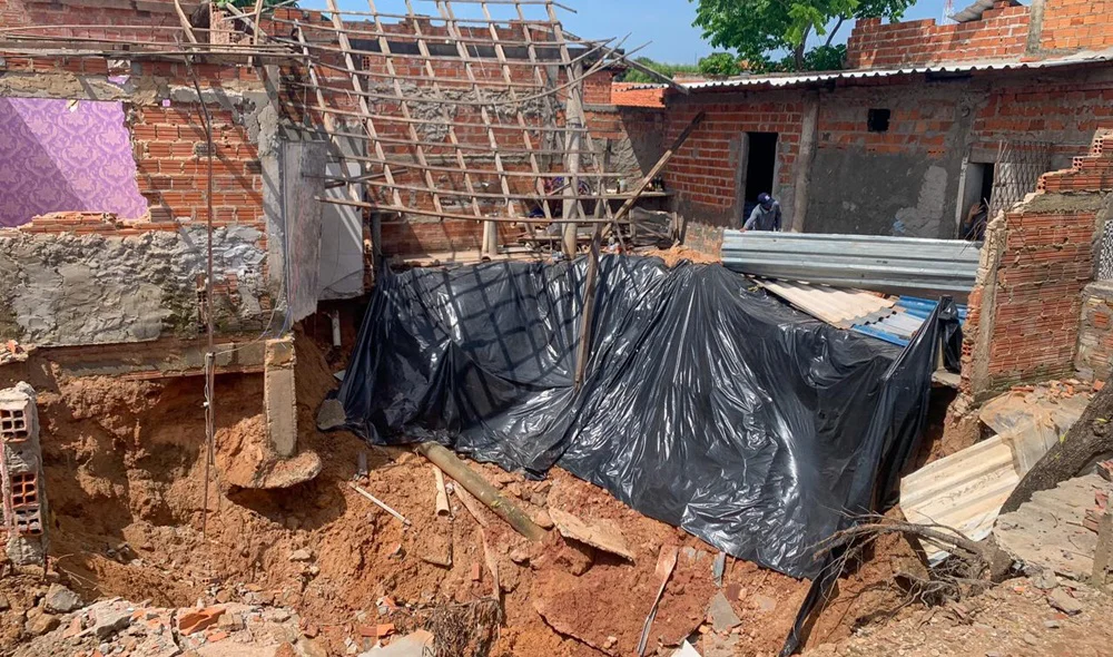 Toda a estrutura da casa ficou comprometida