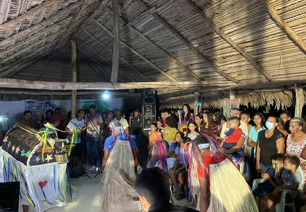 Tradição do reisado se mantém viva em Teresina