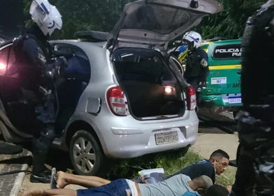 Três deles foram presos no local e o quarto foi socorrido