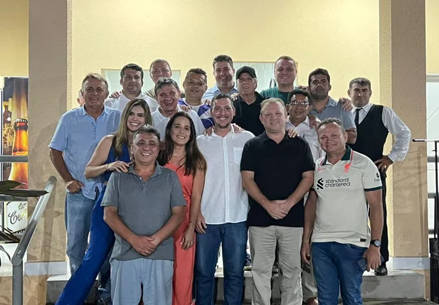 Vereadores reunidos com Wellington Dias