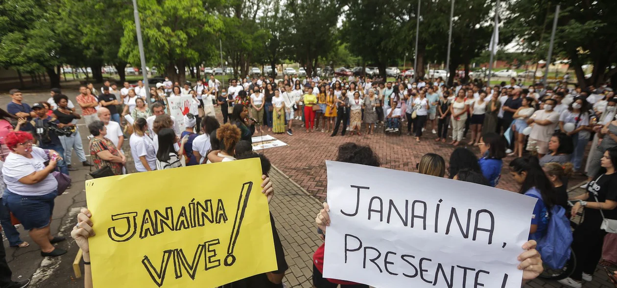 Vigília em memória de Janaína Bezerra