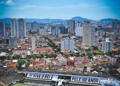 Vila Belmiro presta últimas homenagens ao Rei do Futebol