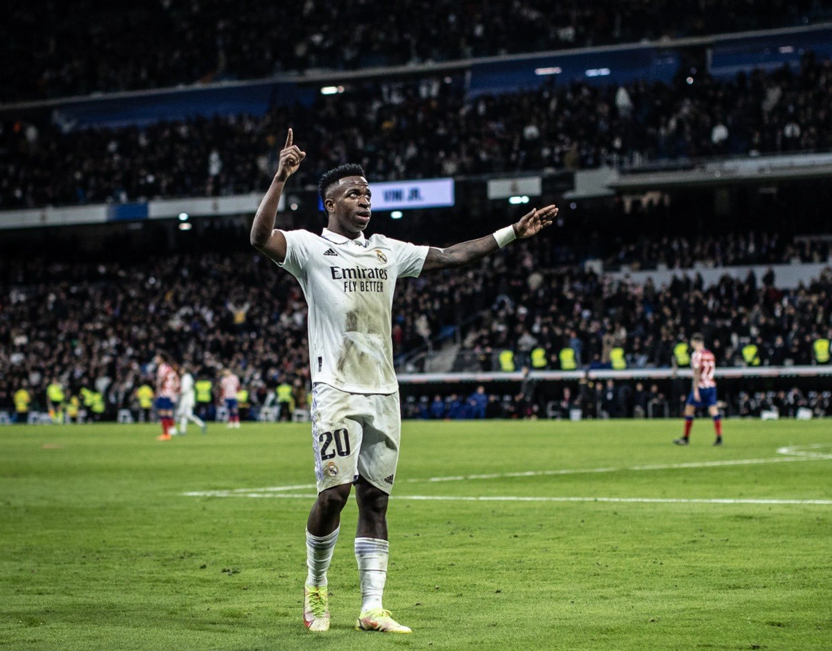 Vini Jr marcou último gol na vitória do Real Madrid por 3 a 1 em cima do Atlético