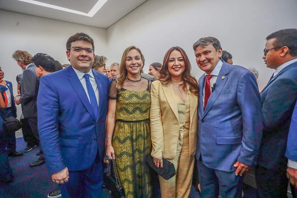 Wellington Dias ao lado do governador Rafael Fonteles