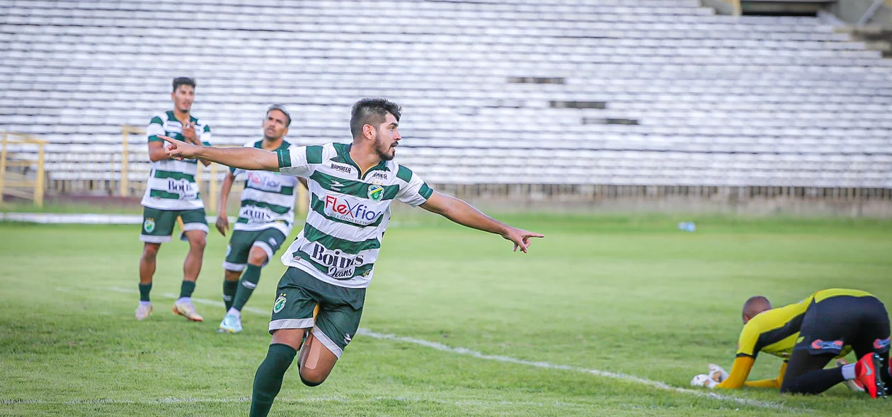 Yan marcou na partida entre Altos e Comercial