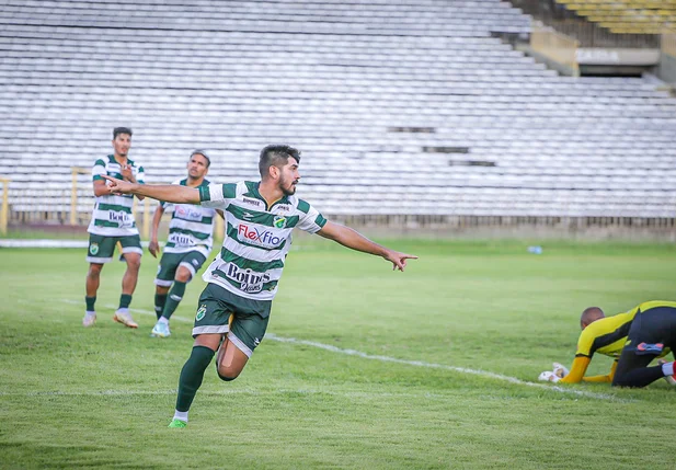 Yan marcou na partida entre Altos e Comercial