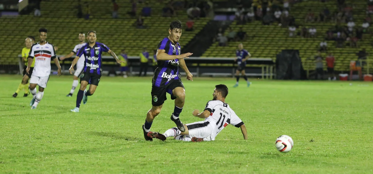 Yan se livrando de João Paulo