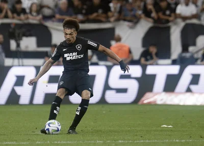 Adryelson, zagueiro do Botafogo foi convocado para as Eliminatórias da Copa do Mundo