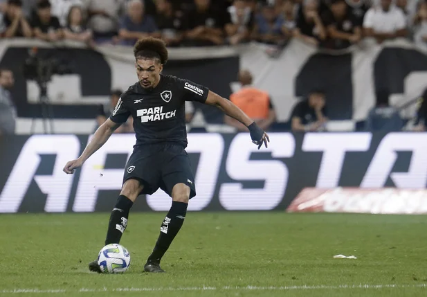 Adryelson, zagueiro do Botafogo foi convocado para as Eliminatórias da Copa do Mundo