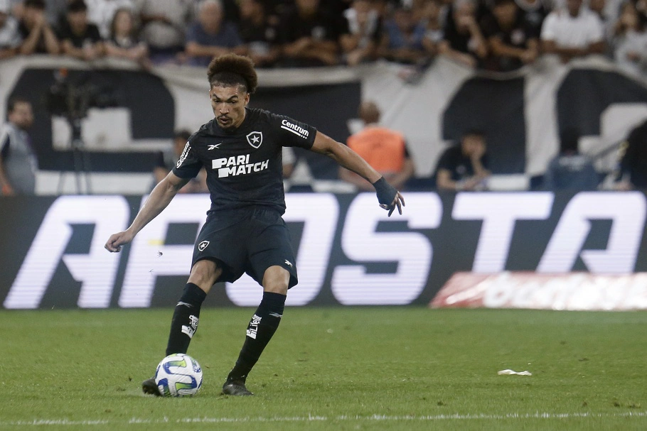 Adryelson, zagueiro do Botafogo foi convocado para as Eliminatórias da Copa do Mundo