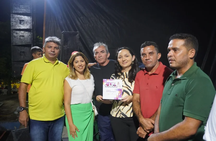Após as missas, houve apresentações culturais na cidade