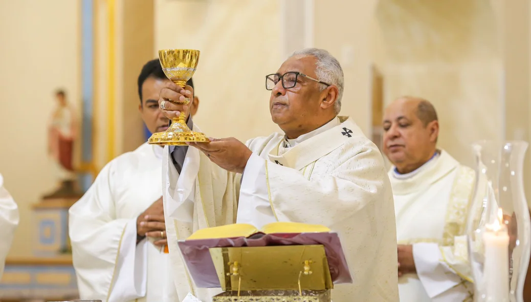 Arcebispo Dom Juarez Sousa durante missa