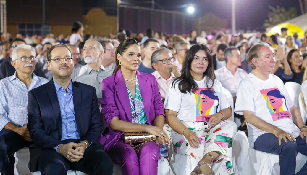 Autoridades na cerimônia