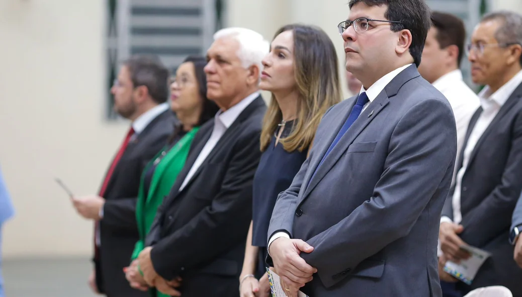 Autoridades presentes em culto de comemoração ao Dia do Piauí