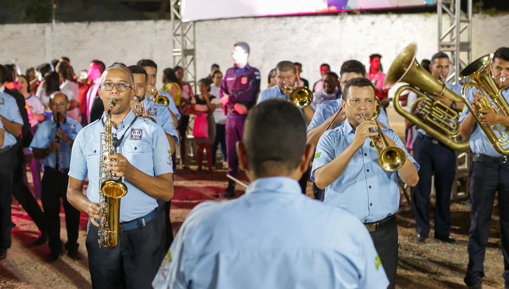 Banda 16 de Agosto no evento de assinatura