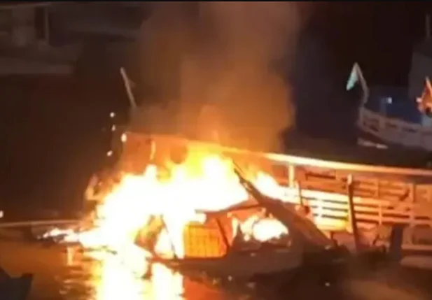 Barco que explodiu no Amazonas